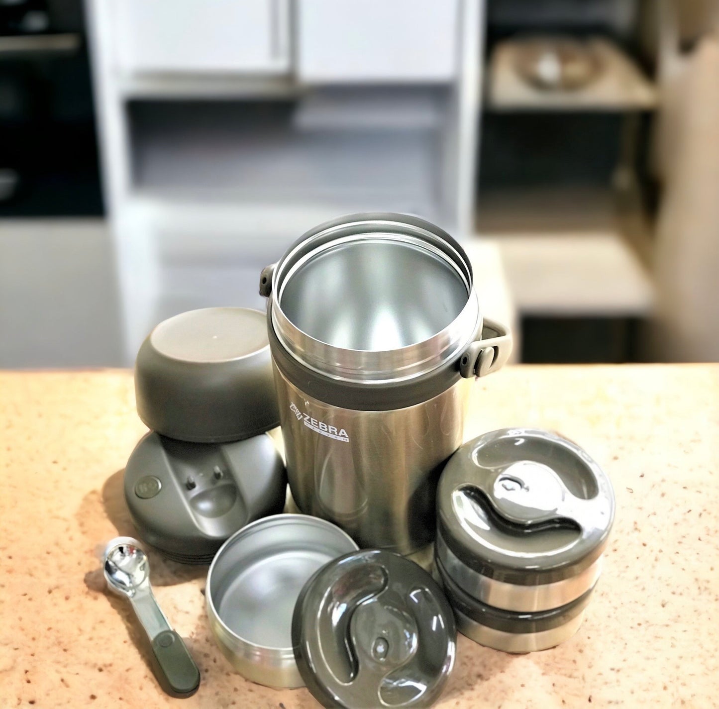 CAMEN HOẶC HỘP CƠM, CẶP LỒNG CƠM GIỮ NHIỆT ZEBRA 3 ngăn, 1.8 lít