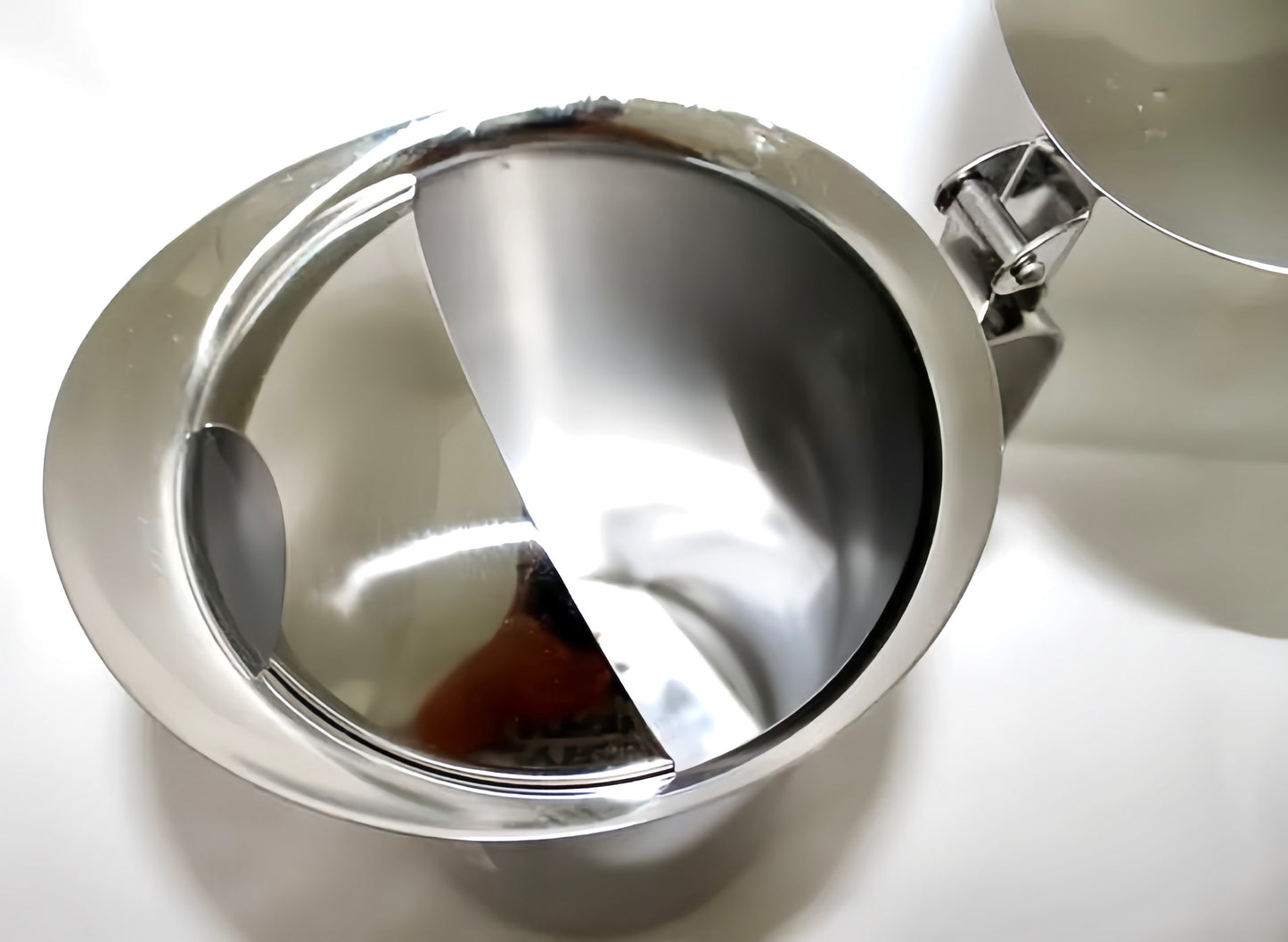 Ca rót nước inox 304 có nắp - Zebra Thái Lan