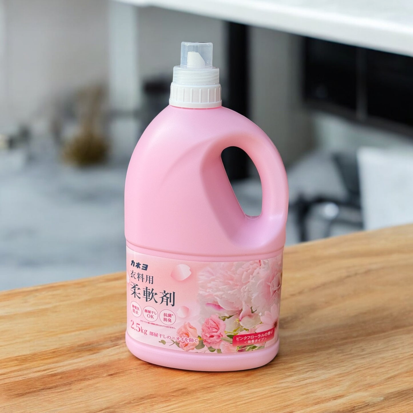 Nước xả vải hương hoa Can 2,5L Kaneyo